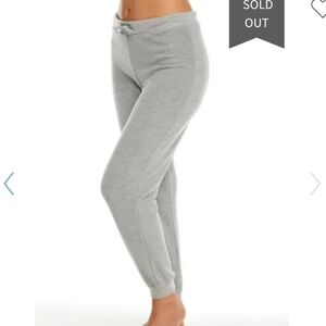 Chaser Jogger Size Medium NWT